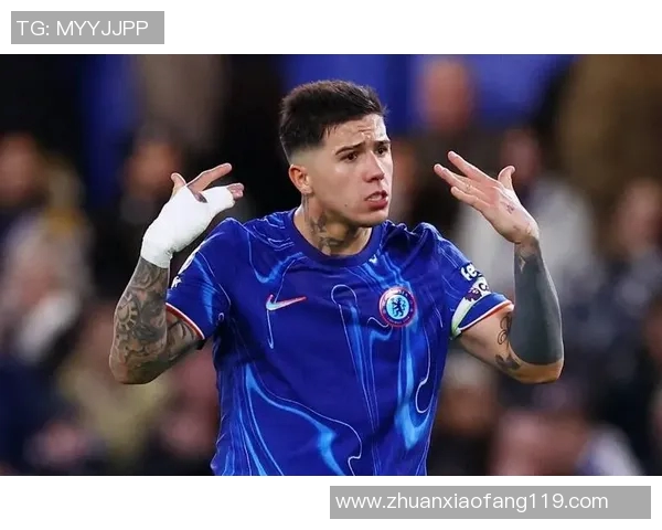 足球场上的隐秘习惯 哪些球星有吸烟的习惯令人惊讶 足球场上的隐秘习惯 哪些球星有吸烟的习惯令人惊讶